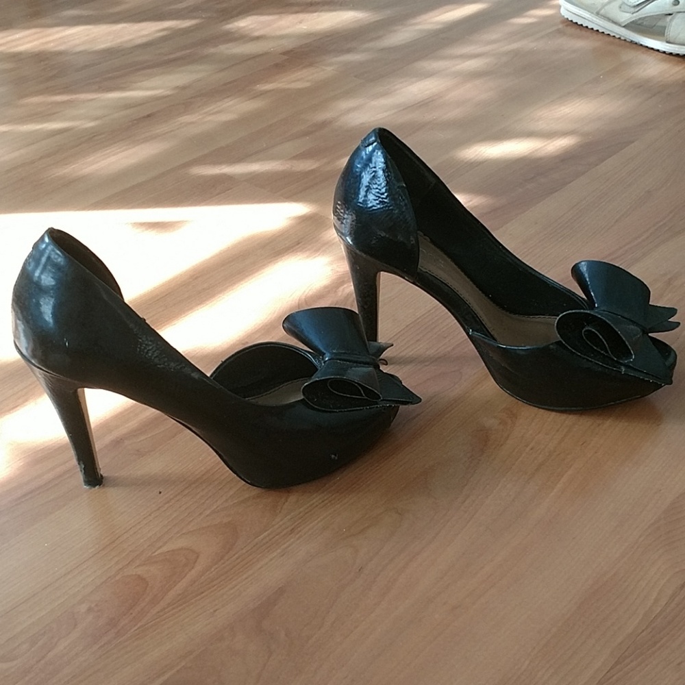 Shoes - Picture 2 of 3